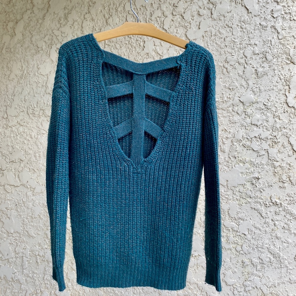 Urban Outfitters Chunky Knit Open-Back Sweater - Picture 3 of 7
